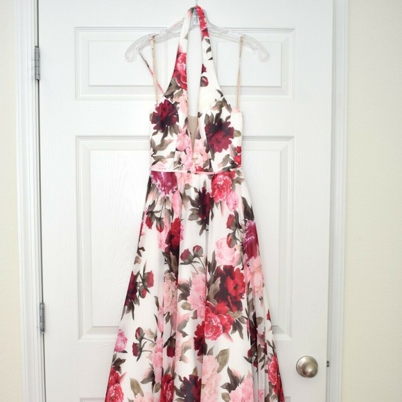 Faviana Dresses & Skirts - Faviana Glamour S10278 - Size 2 A Line, Sleeveless